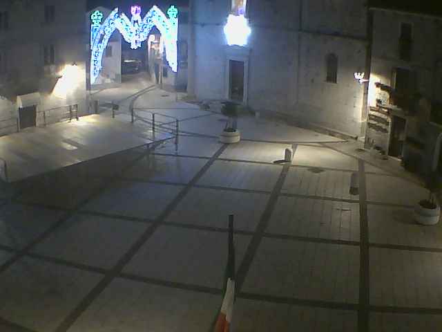 immagine della webcam nei dintorni di Roio del Sangro: webcam Pizzoferrato